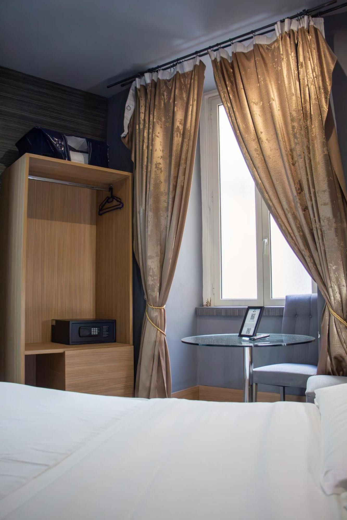 Beb Umberto I Napoli Hotel Exterior photo