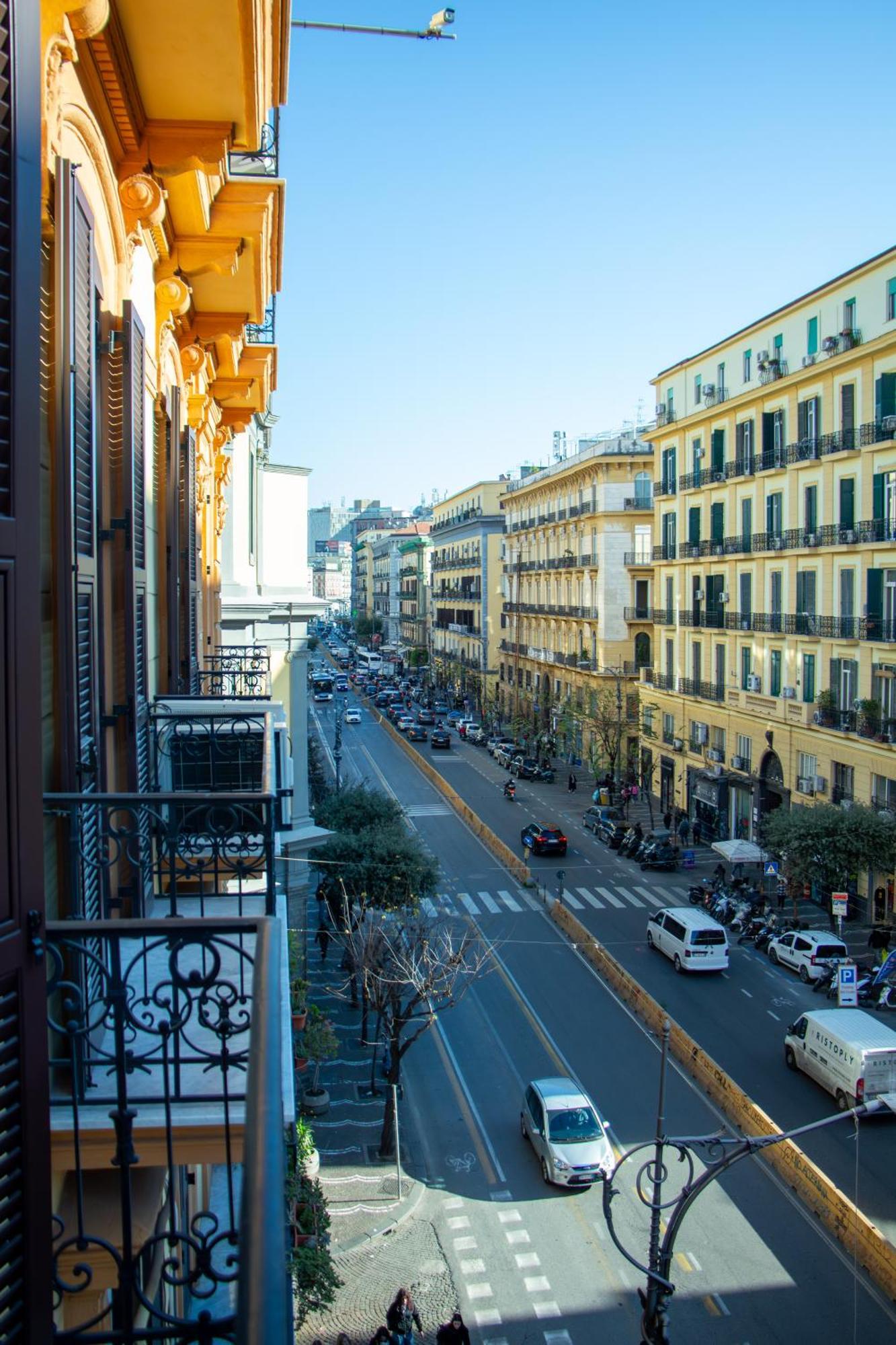 Beb Umberto I Napoli Hotel Exterior photo