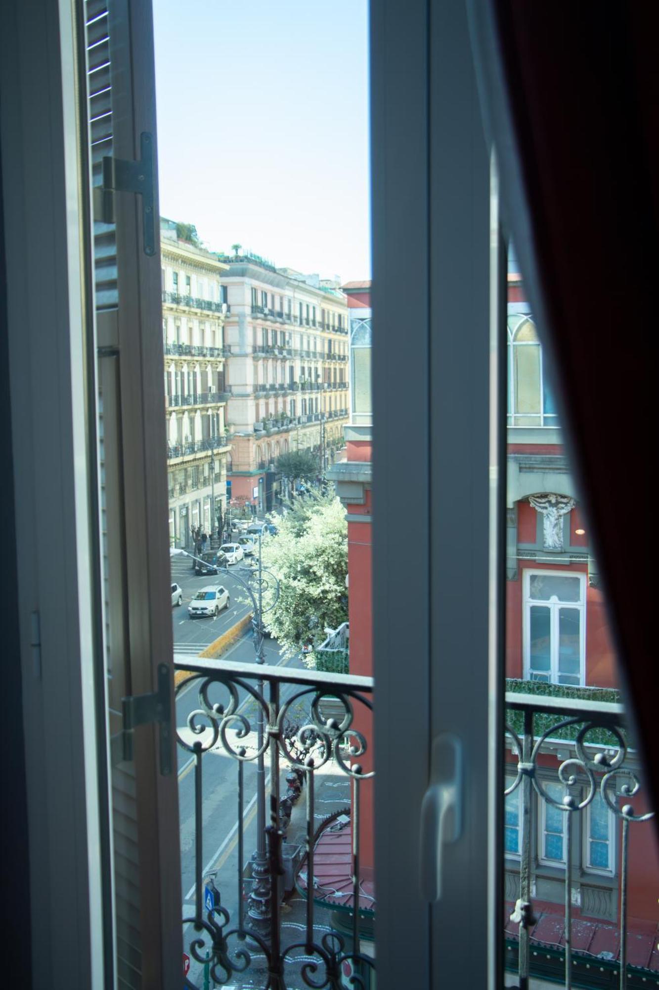 Beb Umberto I Napoli Hotel Exterior photo