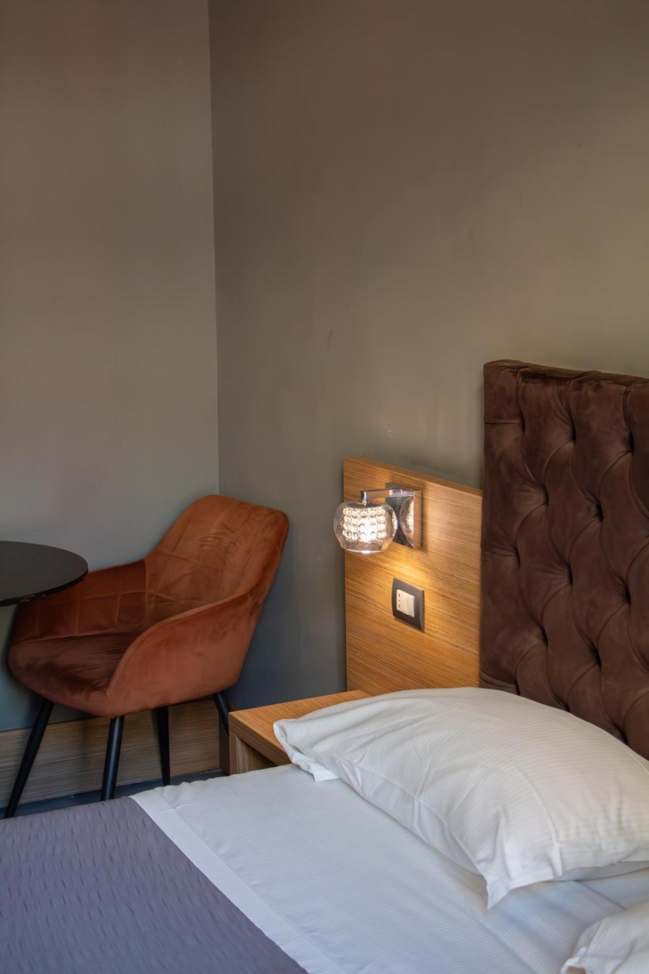 Beb Umberto I Napoli Hotel Exterior photo