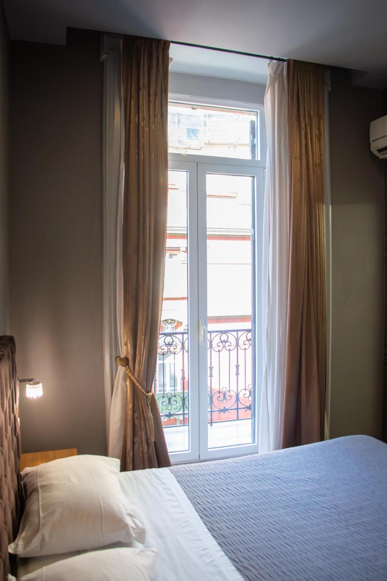 Beb Umberto I Napoli Hotel Exterior photo