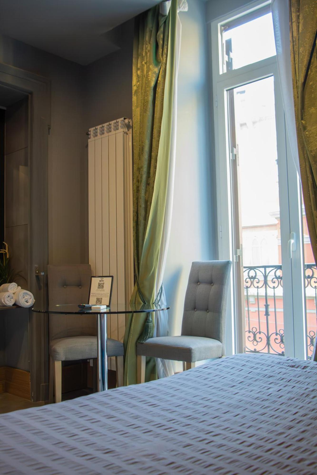 Beb Umberto I Napoli Hotel Exterior photo
